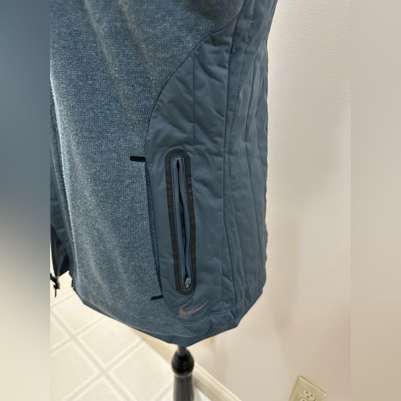 Nike golf vest - large - teal/turquoise colour - Picture 2 of 3